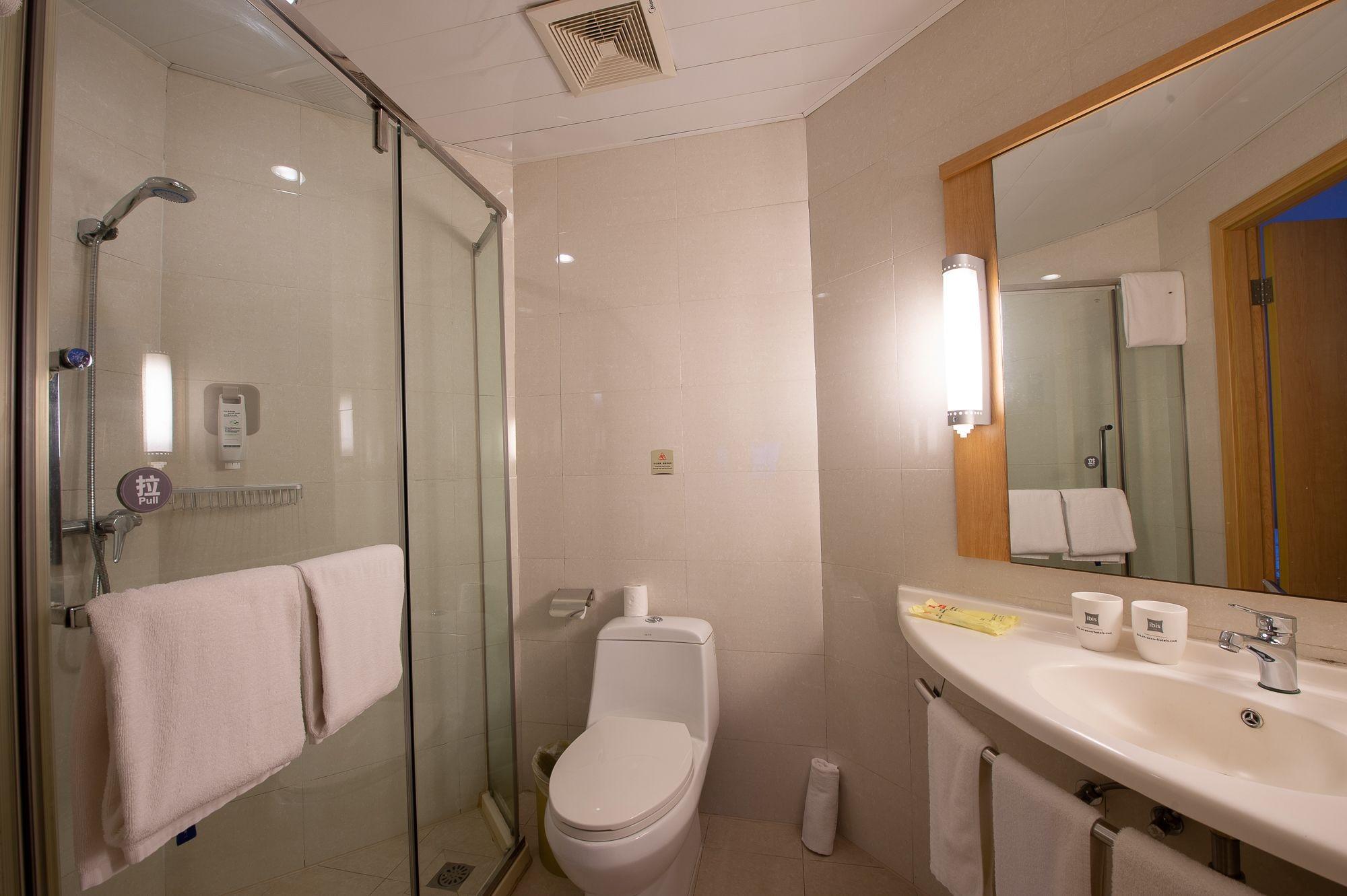 Ibis Hangzhou Huanglong Sports Center Hotel Экстерьер фото