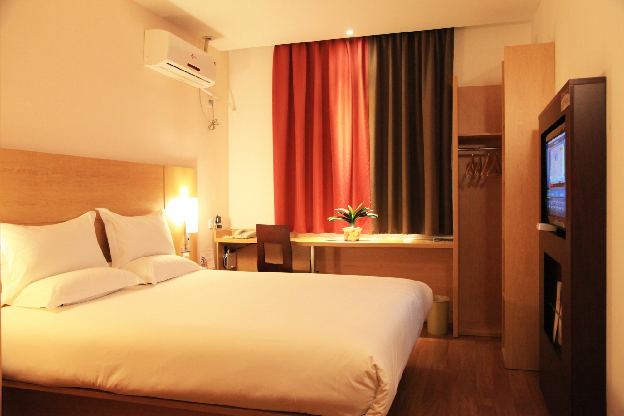Ibis Hangzhou Huanglong Sports Center Hotel Экстерьер фото